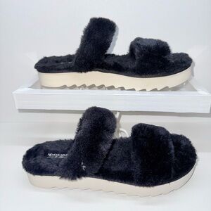 UGG KOOLABURRA BLACK